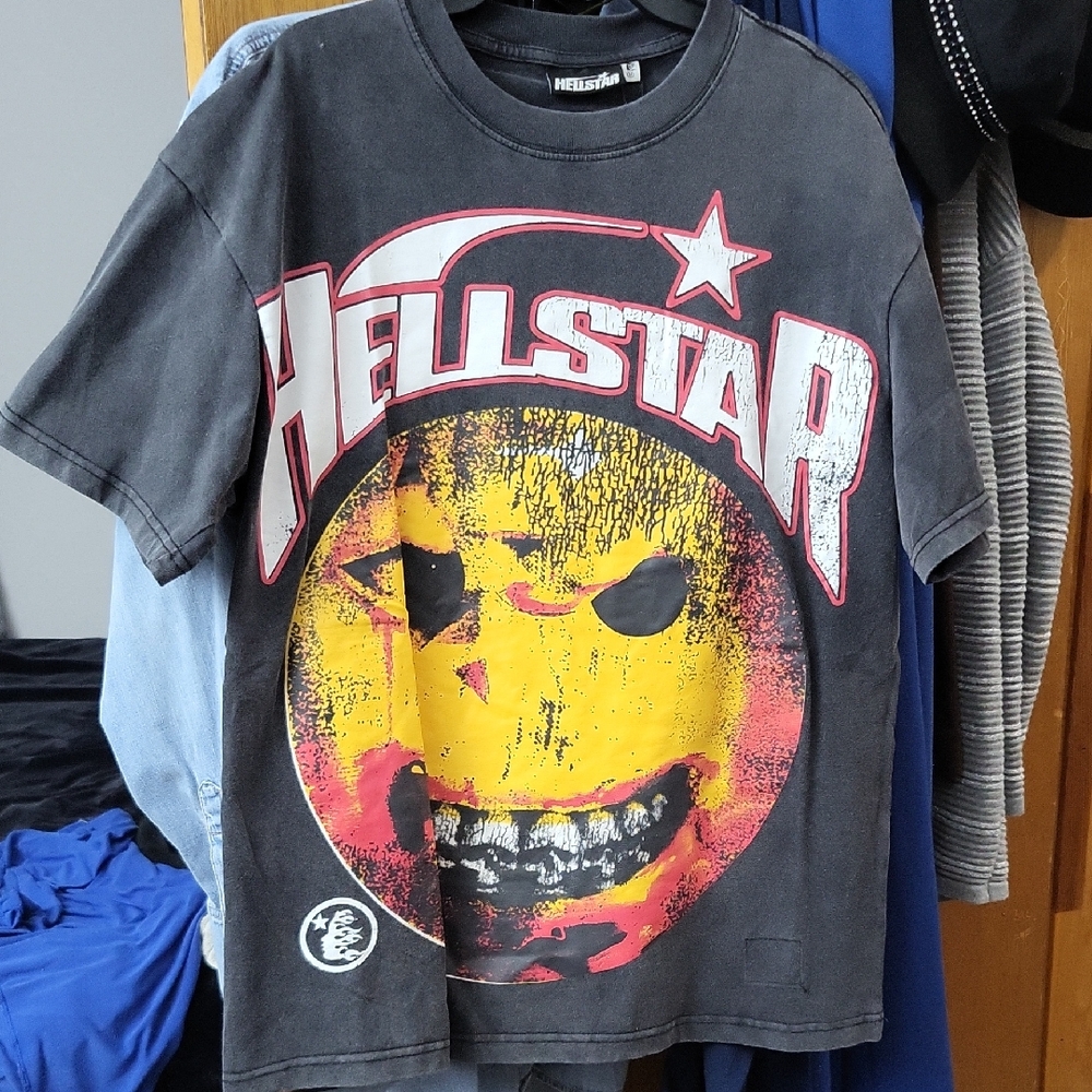 Hellstar  Graphic T-Shirt - Black and Yellow